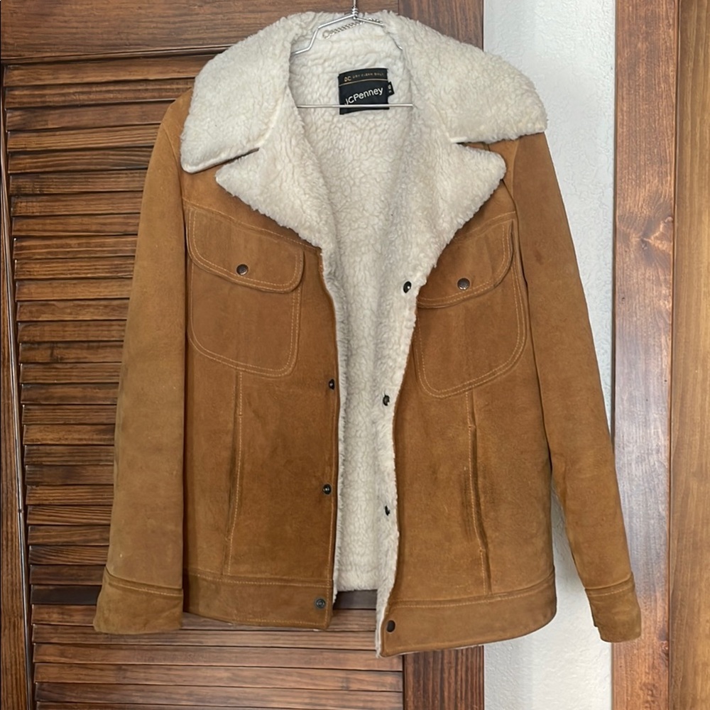 Size 40 Sherpa lined leather jacket. Vintage JC Penny